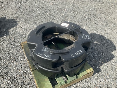 Quantity of (2) 227 K g Wheel Counterweight - To Fit John Deere / Case / MF & Fendt 農業関連 - その他 (Unused)