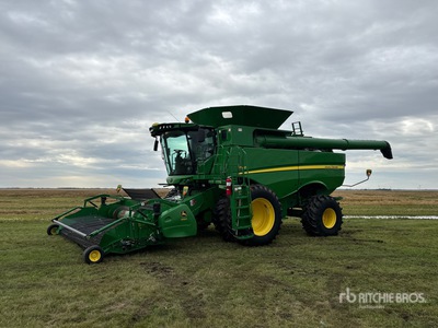 2012 John Deere S680 Combine Harvester