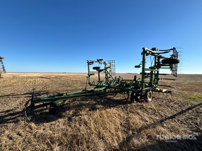 1978 John Deere 1600 26 ft Cultivator