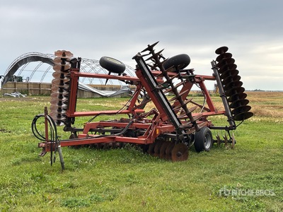 International 496 25 ft Tandem Disc