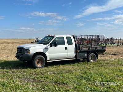 2004 Ford F-350 XL 4x4 Extended Cab Flatbed Truck (Inoperable)