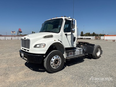 2015 Freightliner M2 106 4x2 تراكتور شاحنة (أحادي المحور)