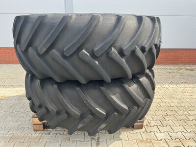 Quantity of (2) Continental 680/85R32 10 pins Wheels