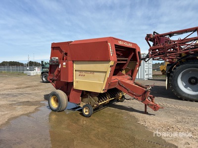 New Holland 855 Round Baler