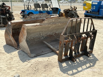 Quantity of (3) Bucket & Forks - Fits Telehandler 機械の付属品