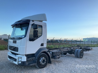 2007 Volvo FL 42-240 を見 Cab and Chassis