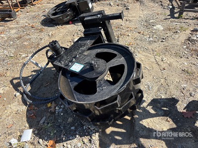 2026 GIYI GY-CW44 12 in Mini Skid Steer Steering Compactor Wheel (Unused)