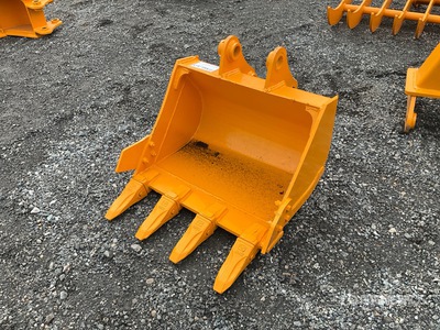 2026 GIYI 24 in Excavator Bucket - Fits Cat 303 (Unused)