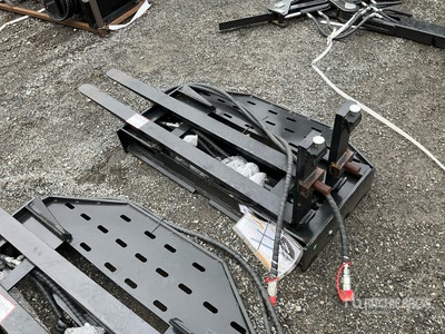 2026 GIYI GY-SF60 60 in Side Shift Skid Steer Forks (Unused)