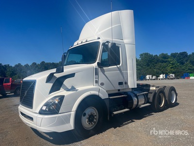 2018 Volvo VNL300 6x2 T/A Day Cab Truck Tractor