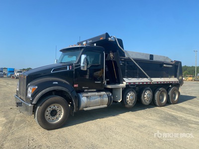 2021 Kenworth T880 6x4 Quad/A Dump Truck