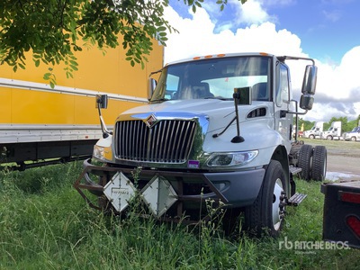 2014 International 4300 4x2 Cab and Chassis (Inoperable)
