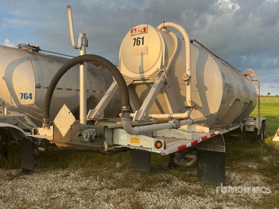 1998 Heil 1040 cft T/A Pneumatic Bulk Trailer