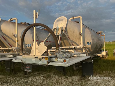 2013 Tremcar 1000 cft T/A Pneumatic Bulk Trailer