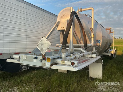 2013 Tremcar 1000 cft T/A Pneumatic Bulk Trailer