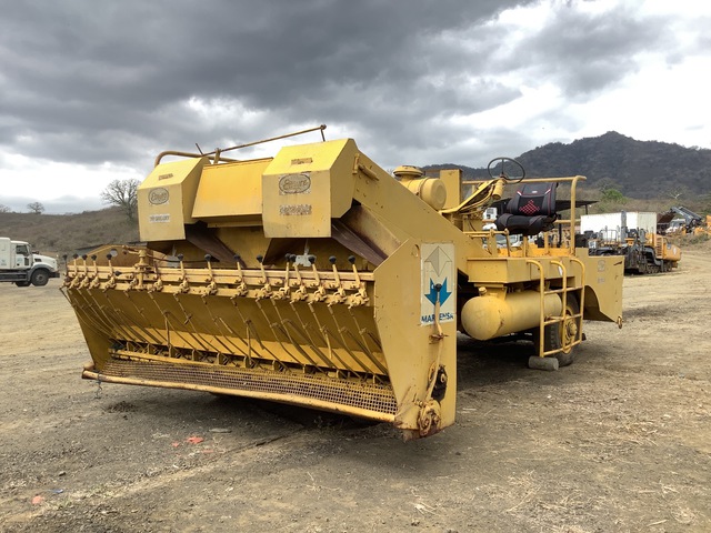 Etnyre Chip Spreader (Inoperable)