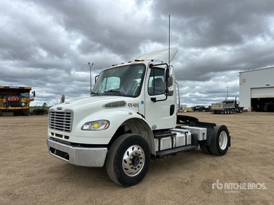 2015 Freightliner M2 106 4x2 Ciągnik siodłowy z kabiną dzienną S/A