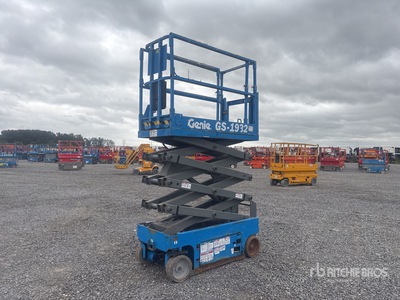 2010 Genie GS1932 Electric Electric Scissor Lift