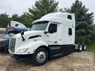 2022 Peterbilt 579 6x4 Cabeza Tractora Cabina Dormitorio (Inoperable)