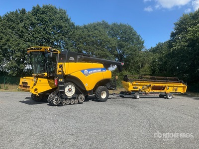 2017 New Holland CR8.80 コンバイン