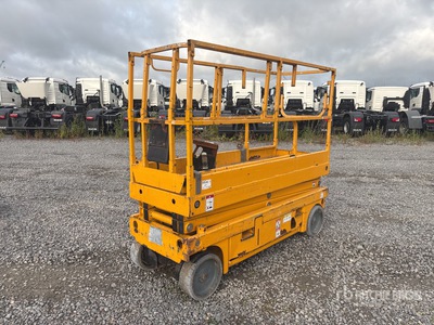 2015 Haulotte COMPACT8 Electric Electric Scissor Lift