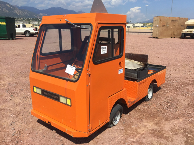 Taylor Dunn B2-10 Electric Utility Cart Taylor Dunn B2-10 Electric Utility Cart