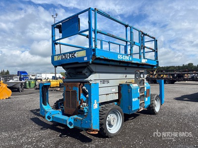 2011 Genie GS-5390 4x4 Dual Fuel Scissor Lift