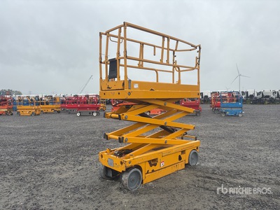 2015 Haulotte COMPACT8 Electric Electric Scissor Lift