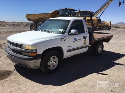 2000 Chevrolet Silverado 1500 4x4 Flatbed Truck