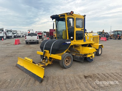 2022 Superior DT74-F Balai automoteur