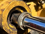 Hydraulics with Blade Lift Cylinders