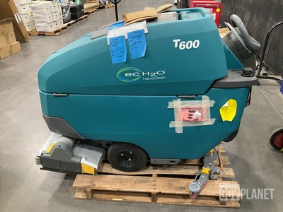 Tennant T600 Floor Scrubber