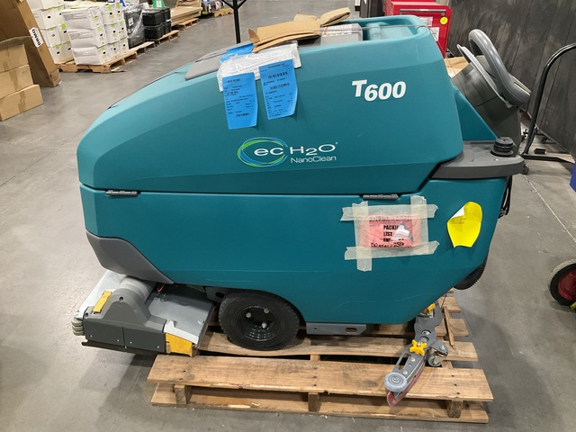 Tennant T600 Floor Scrubber Tennant T600 Floor Scrubber