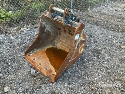 AMI 29 in Q/C Cleanup Excavator Bucket