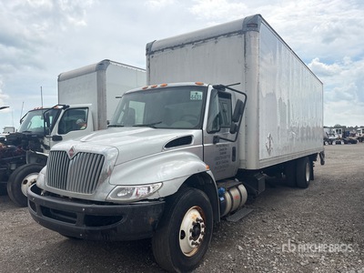 2016 International 4300 4x2 Furgonetka