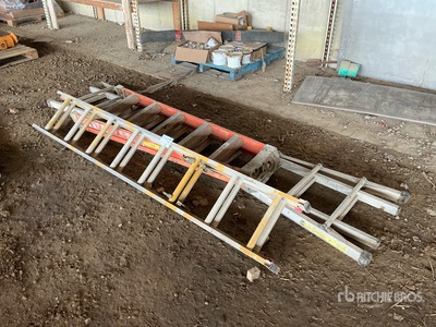 Quantity of (3) 11', 8', 6' Ladder Varios, tienda, almacen, consumidor