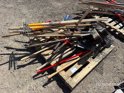 Shovels, rakes, brooms, pitchfork, sledgehammer, pickaxe Divers - Outils à main