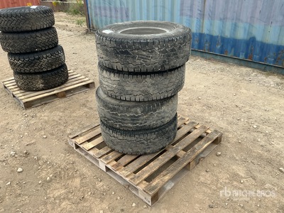 Quantity of (4) 285/75R16 Reifen