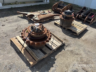 Quantity of (2) Pallets of Final Drive and Motor Assembly その他 - 機械部品