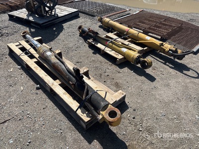 Quantity of (2) Boom and (1) Stick Cylinder エクスカベーター用アタッチメント - その他