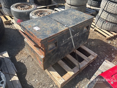48 in x 24 in x 25 in Tool Box