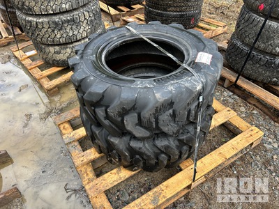 Quantity of (2) Camso SLR4 12.5/18R18 Reifen