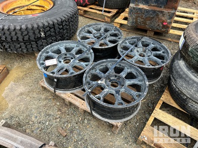 Quantity of (4) 9.5 Wide 21.5 Across Räder