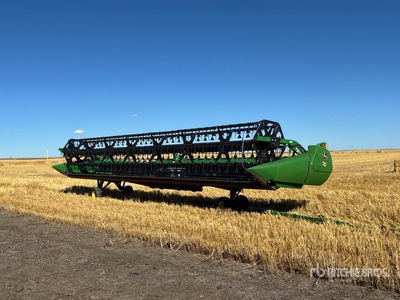 John Deere 635D 35 ft Draper Combine Header