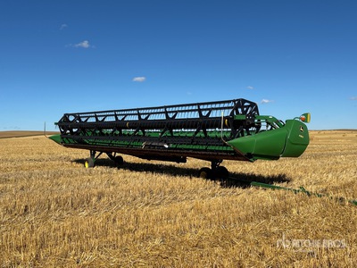 John Deere 635D 35 ft Draper Combine Header