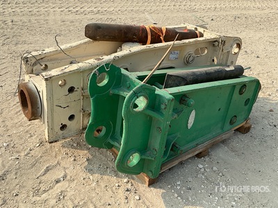 Quantity of (2) Hydraulic Breaker - Fits 20 - 30 ton excavators