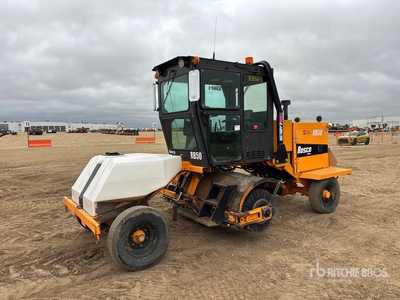 2018 LeeBoy RB50 Self-Propelled Broom