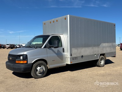 2011 Chevrolet Express 4x2 Van Truck