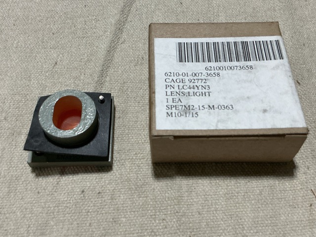 (22) Whitmor Company LC44YN3 Light Lenses