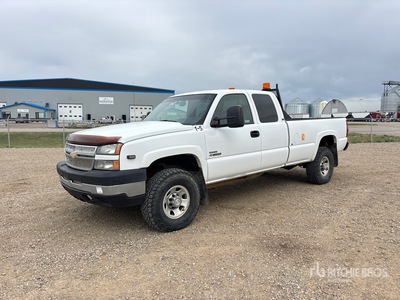2006 Chevrolet Silverado 3500 LT 4x4 Extended Cab Ute